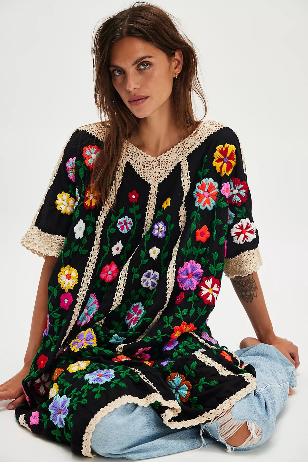 Bella Flor Embroidered Kaftan - Image 4